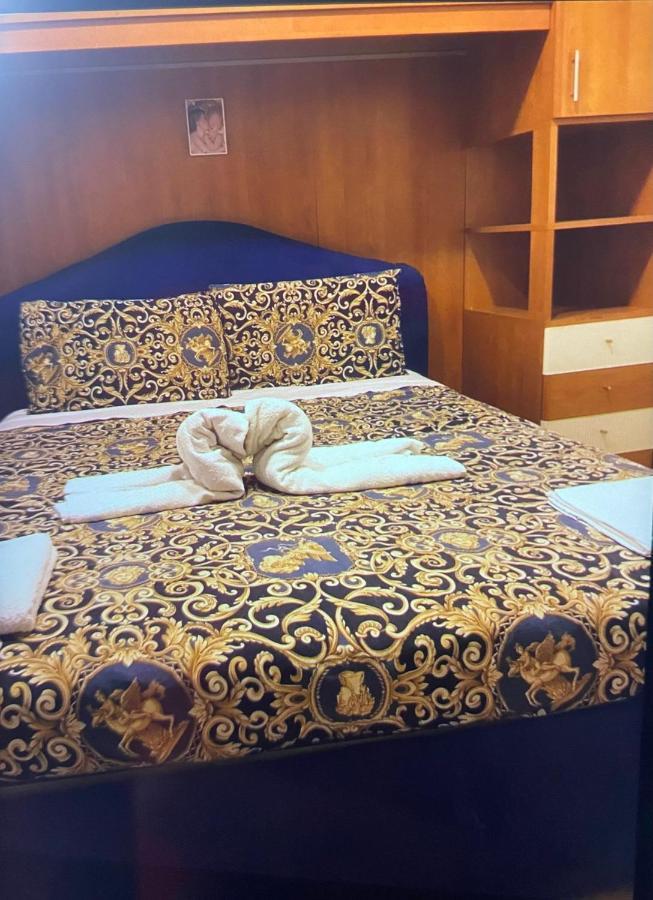 Casa Mari' Centro Storico Vicino Hotel Caracciolo เนเปิลส์ ภายนอก รูปภาพ